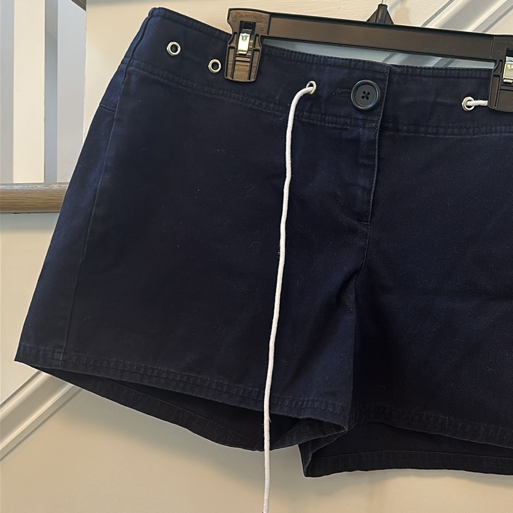 Ann Taylor Loft Navy Shorts women’s size 6 - Picture 2 of 5